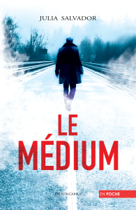 couverture le médium en poche
